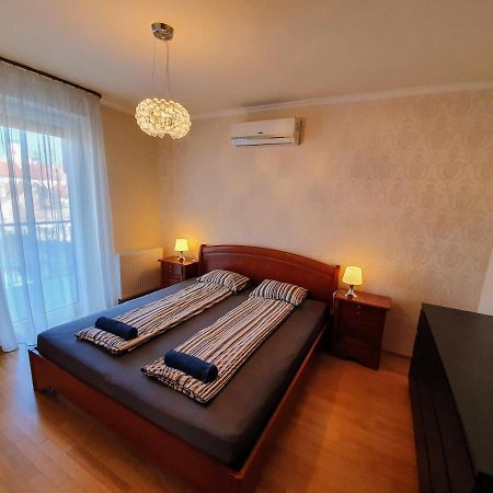 Centrum Apartman With Free Parking Győr Zewnętrze zdjęcie
