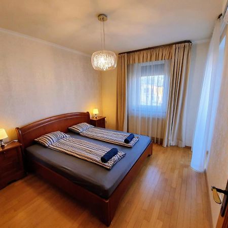 Centrum Apartman With Free Parking Győr Zewnętrze zdjęcie
