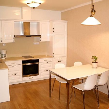 Centrum Apartman With Free Parking Győr Zewnętrze zdjęcie